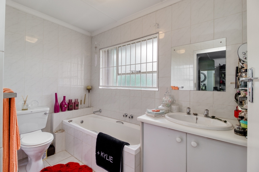 3 Bedroom Property for Sale in Douglasdale Gauteng
