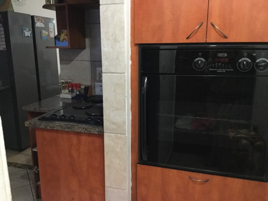 2 Bedroom Property for Sale in Doornpoort Gauteng