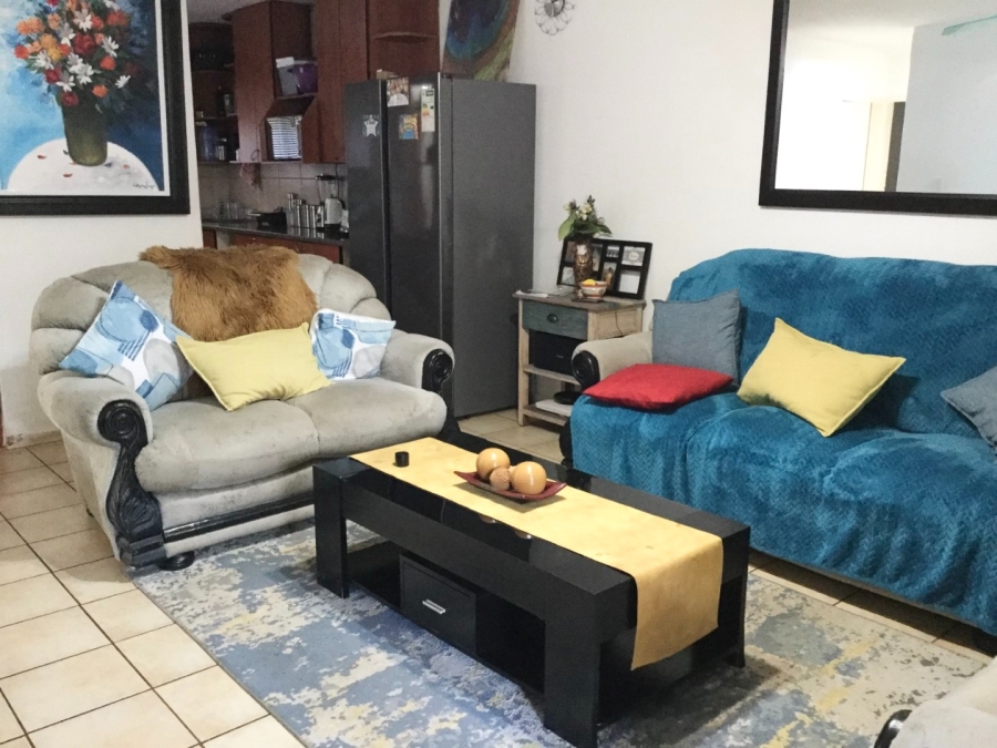 2 Bedroom Property for Sale in Doornpoort Gauteng
