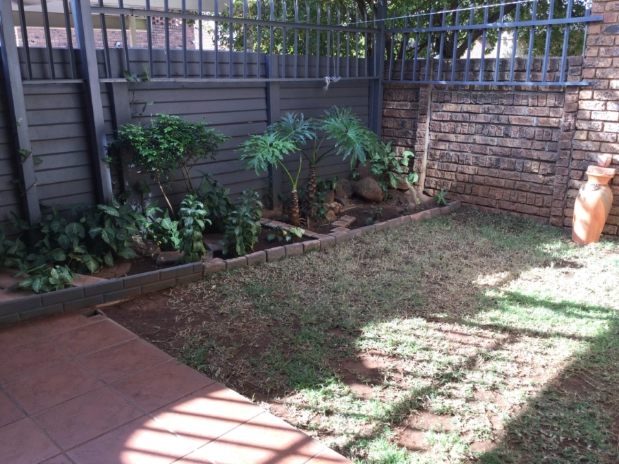 2 Bedroom Property for Sale in Doornpoort Gauteng