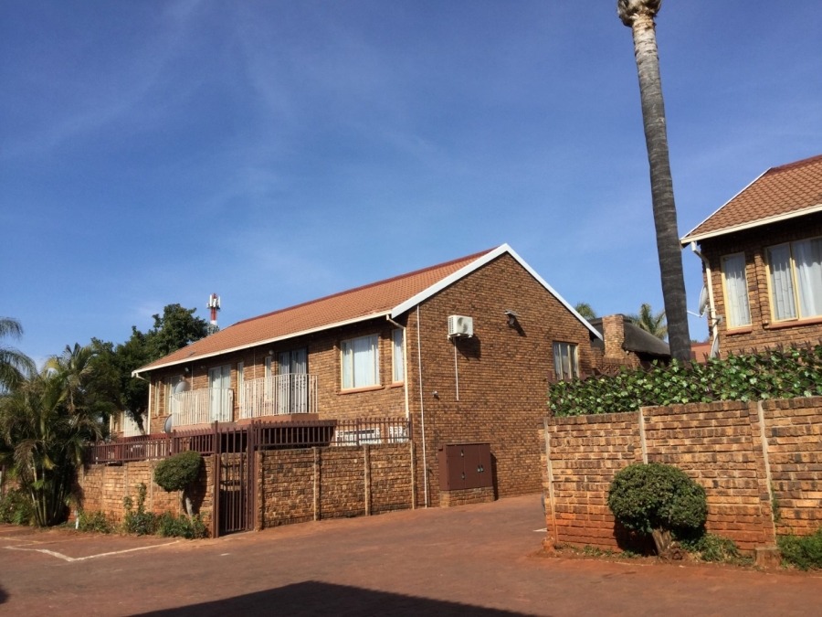 2 Bedroom Property for Sale in Doornpoort Gauteng