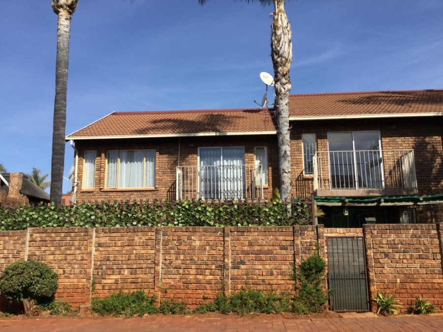 2 Bedroom Property for Sale in Doornpoort Gauteng