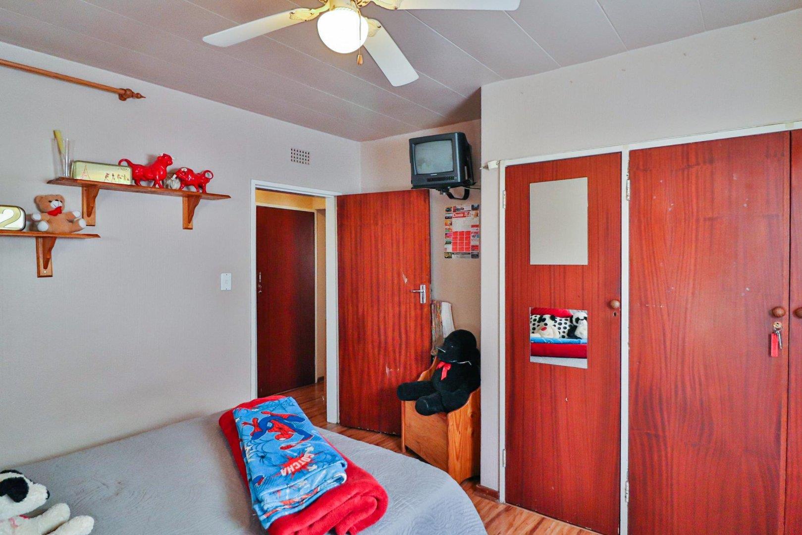 4 Bedroom Property for Sale in Suideroord Gauteng