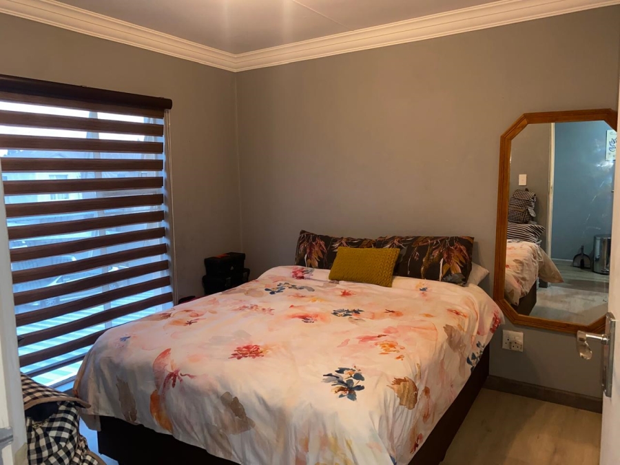 2 Bedroom Property for Sale in Albertsdal Gauteng