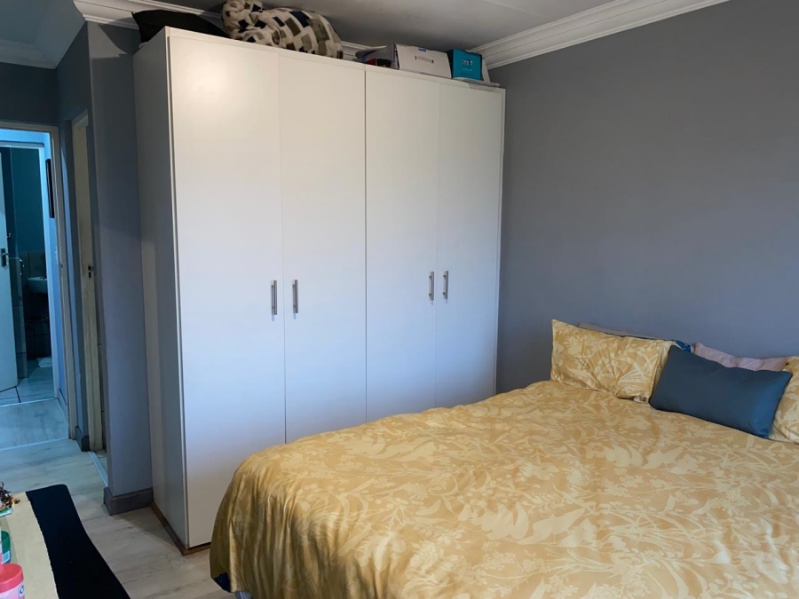 2 Bedroom Property for Sale in Albertsdal Gauteng