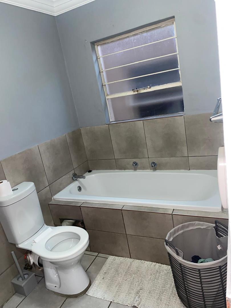 2 Bedroom Property for Sale in Albertsdal Gauteng