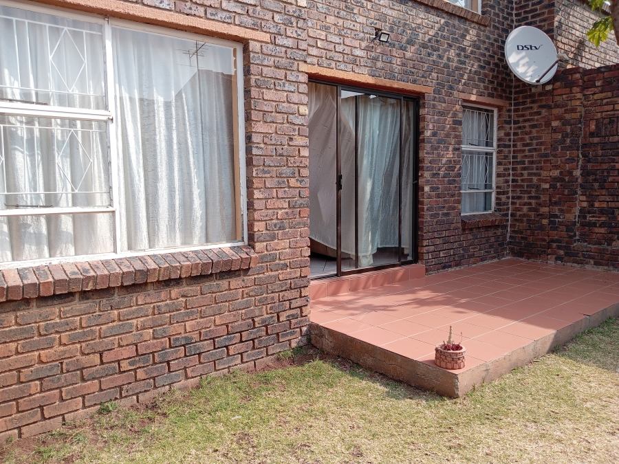 3 Bedroom Property for Sale in Buccleuch Gauteng