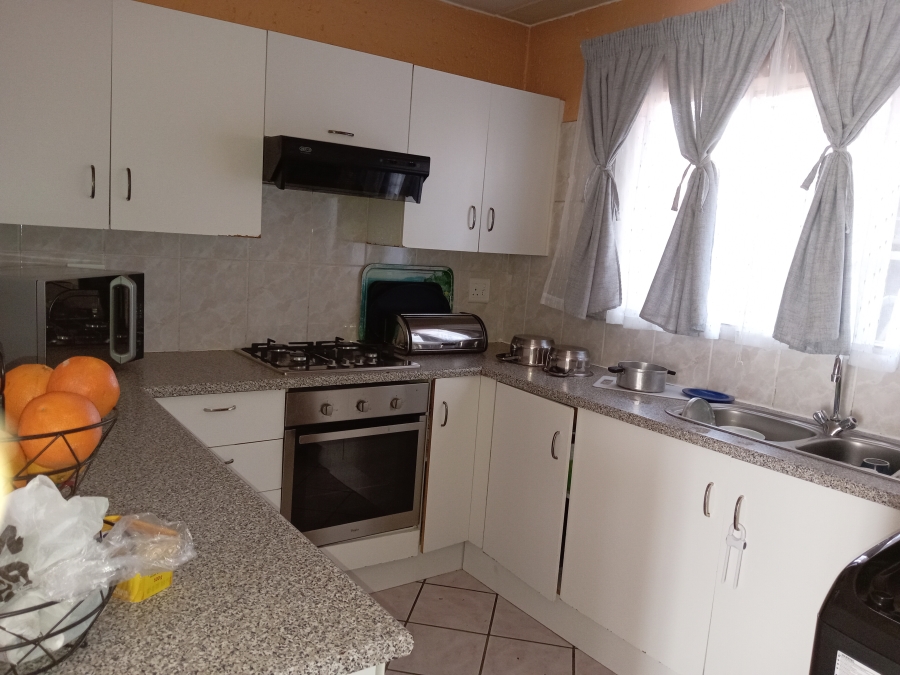 3 Bedroom Property for Sale in Buccleuch Gauteng