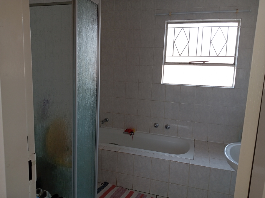 3 Bedroom Property for Sale in Buccleuch Gauteng