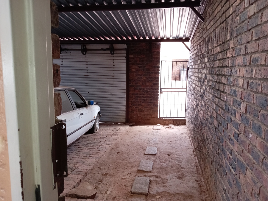 3 Bedroom Property for Sale in Buccleuch Gauteng