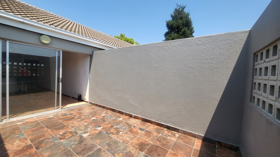 To Let 2 Bedroom Property for Rent in Morningside Gauteng