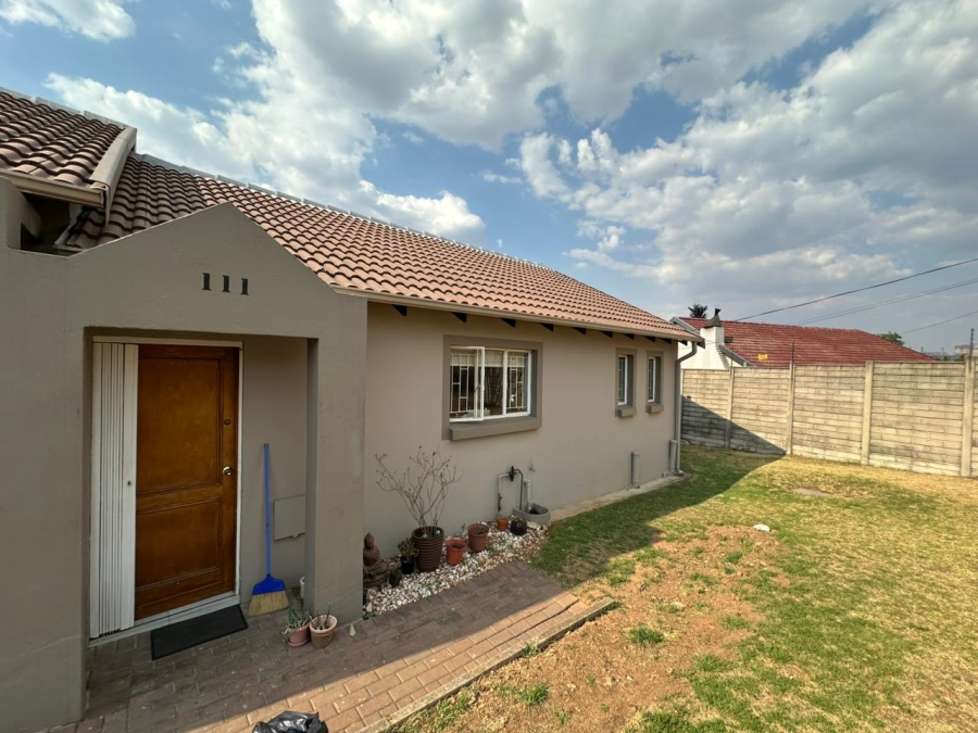 2 Bedroom Property for Sale in Greenstone Hill Gauteng