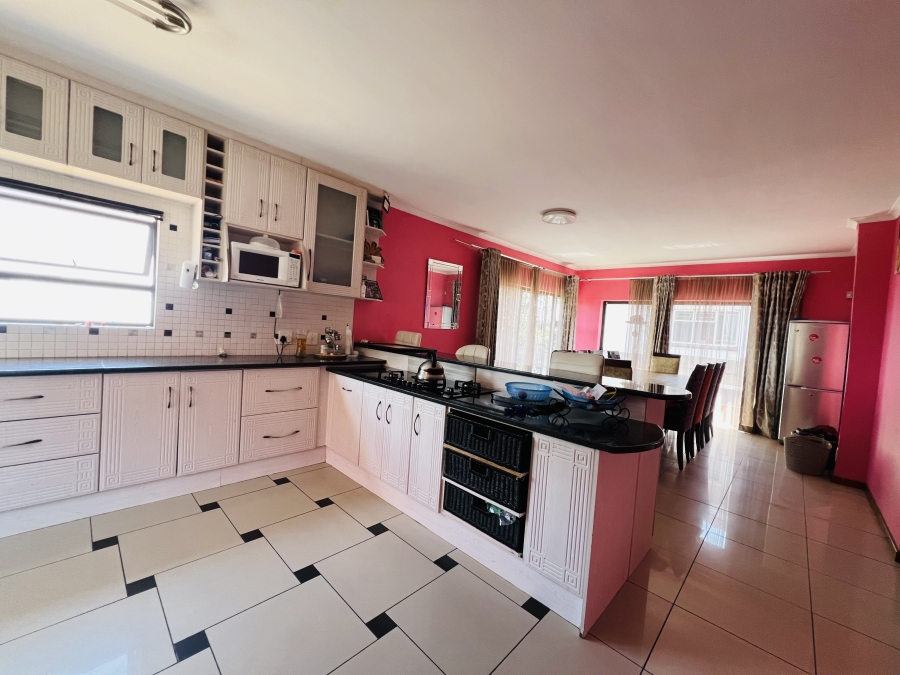 3 Bedroom Property for Sale in Roodepoort North Gauteng