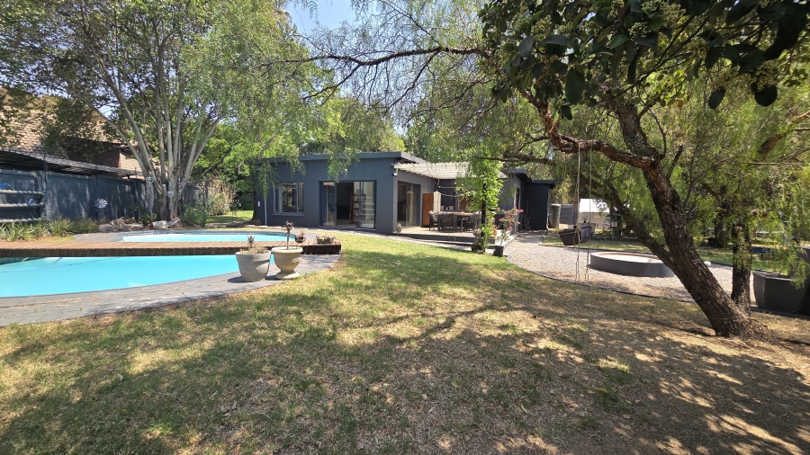 3 Bedroom Property for Sale in Garsfontein Gauteng