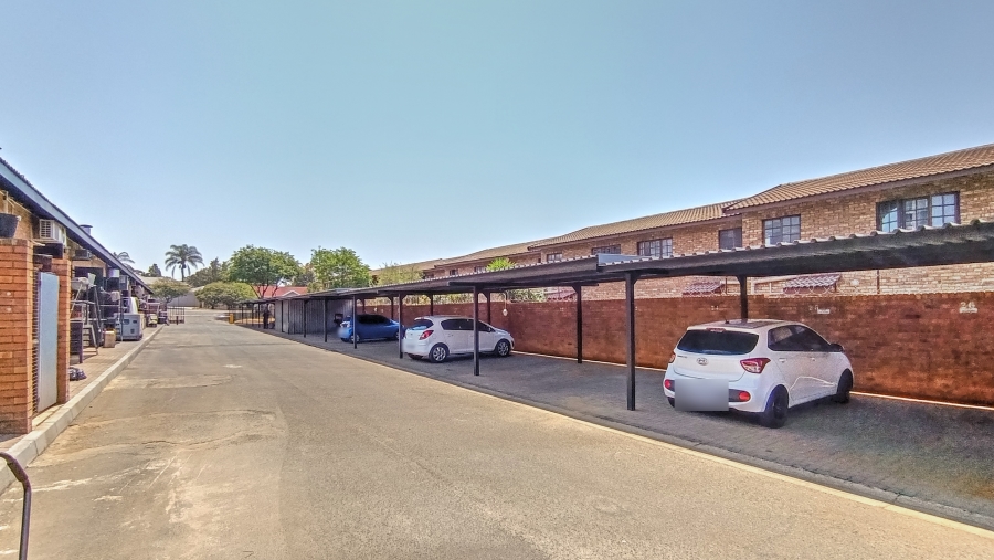 To Let commercial Property for Rent in Weltevreden Park Gauteng