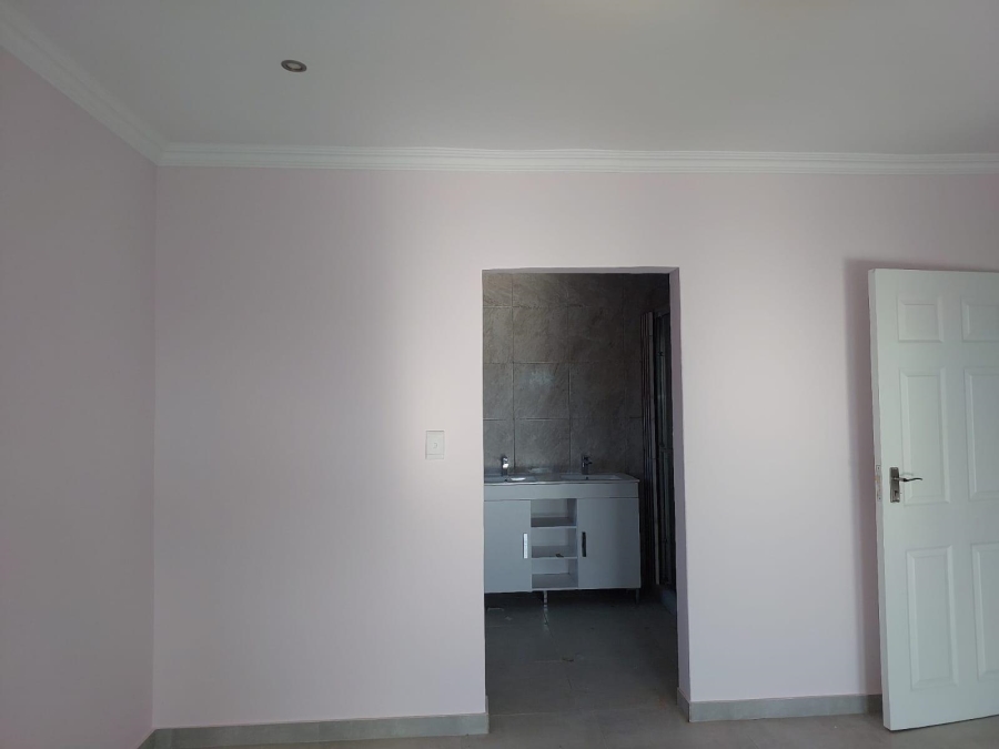 To Let 5 Bedroom Property for Rent in Kosmosdal Gauteng