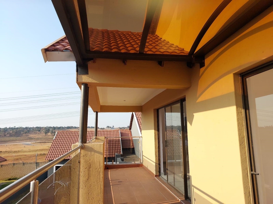 To Let 5 Bedroom Property for Rent in Kosmosdal Gauteng