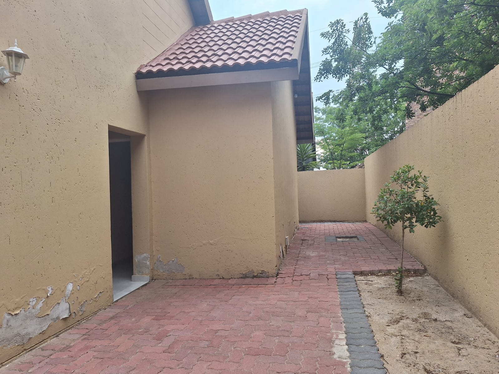 To Let 5 Bedroom Property for Rent in Kosmosdal Gauteng