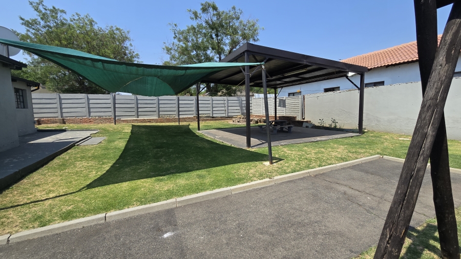 To Let 3 Bedroom Property for Rent in Edendale Gauteng