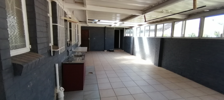 4 Bedroom Property for Sale in Fairland Gauteng