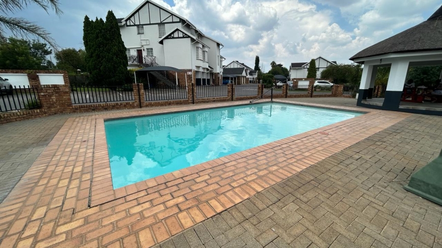 2 Bedroom Property for Sale in Beyers Park Gauteng