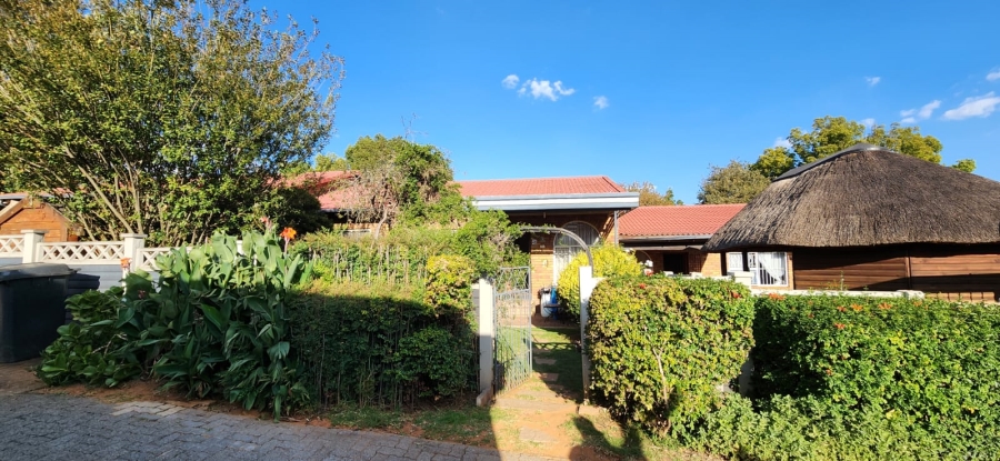 3 Bedroom Property for Sale in Meredale Gauteng