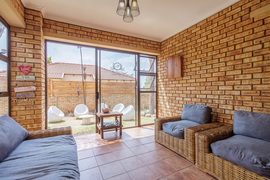 3 Bedroom Property for Sale in Pinehaven Gauteng