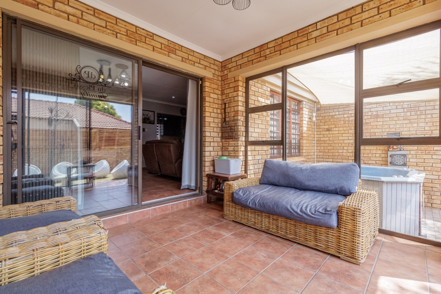 3 Bedroom Property for Sale in Pinehaven Gauteng