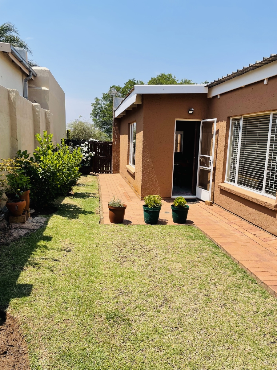 2 Bedroom Property for Sale in Rant En Dal Gauteng