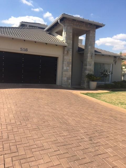 5 Bedroom Property for Sale in Aspen Hills Gauteng