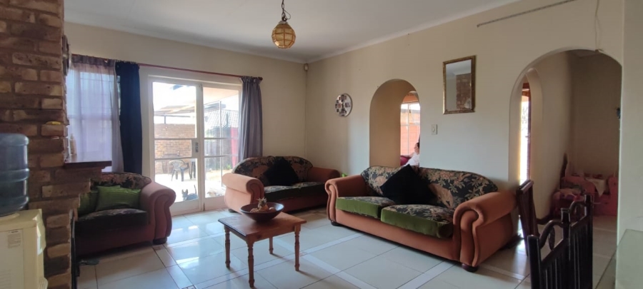 6 Bedroom Property for Sale in The Reeds Gauteng