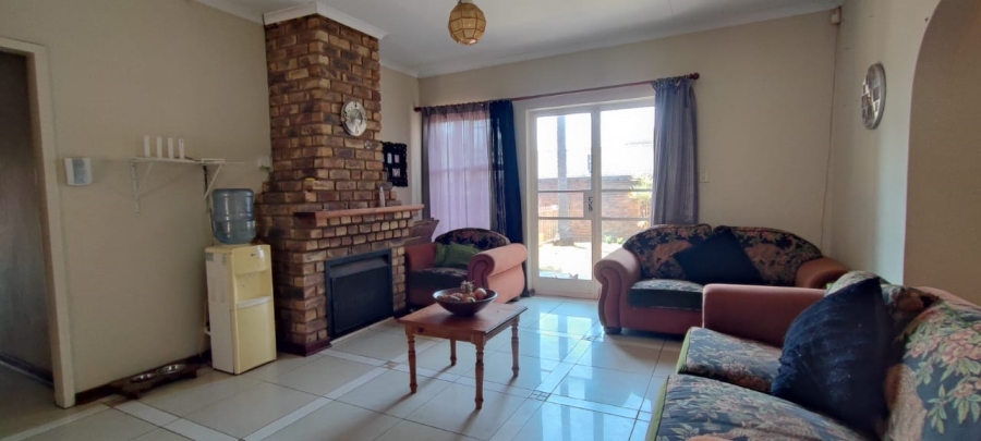 6 Bedroom Property for Sale in The Reeds Gauteng