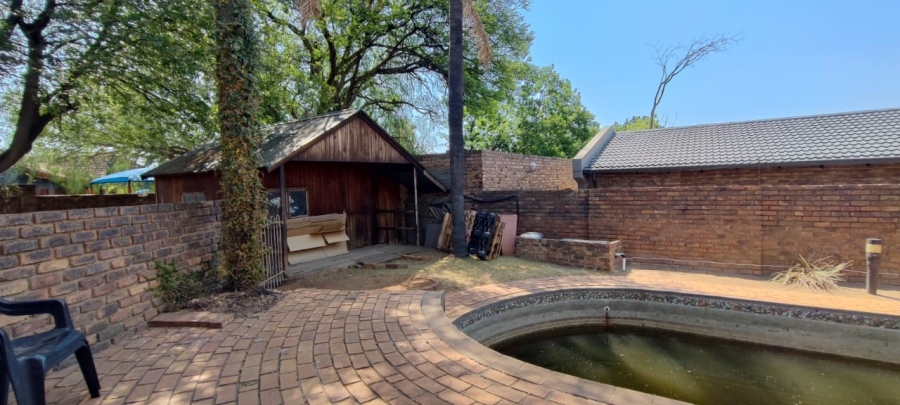 6 Bedroom Property for Sale in The Reeds Gauteng