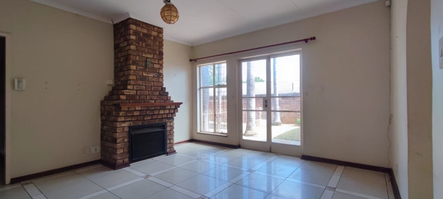 6 Bedroom Property for Sale in The Reeds Gauteng