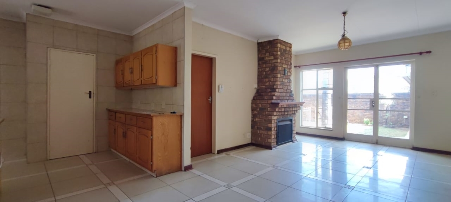 6 Bedroom Property for Sale in The Reeds Gauteng