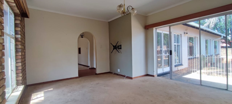 6 Bedroom Property for Sale in The Reeds Gauteng