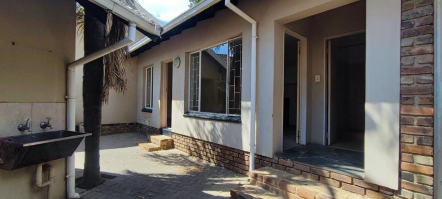 6 Bedroom Property for Sale in The Reeds Gauteng