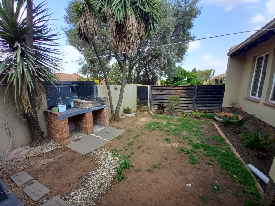 3 Bedroom Property for Sale in Birchleigh Gauteng