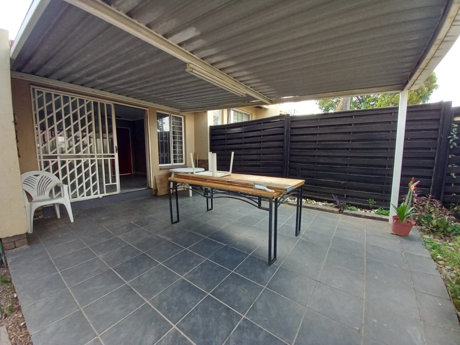 3 Bedroom Property for Sale in Birchleigh Gauteng