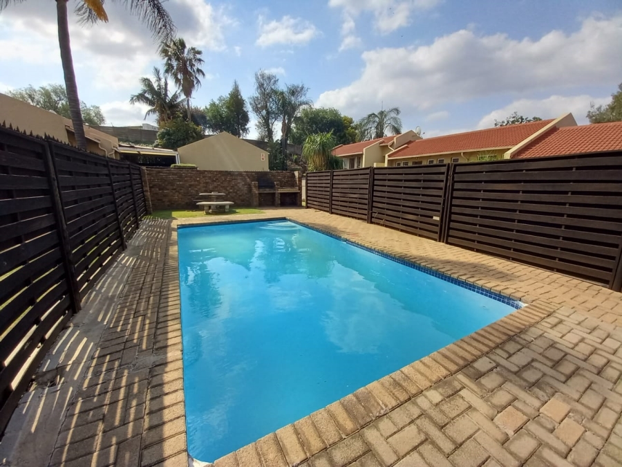 3 Bedroom Property for Sale in Birchleigh Gauteng