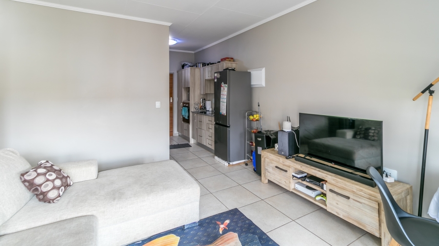 2 Bedroom Property for Sale in Rooihuiskraal North Gauteng