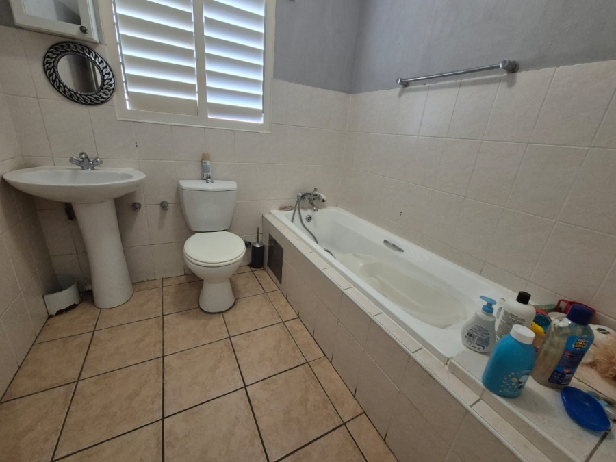 2 Bedroom Property for Sale in Amberfield Gauteng