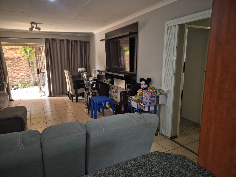 2 Bedroom Property for Sale in Amberfield Gauteng