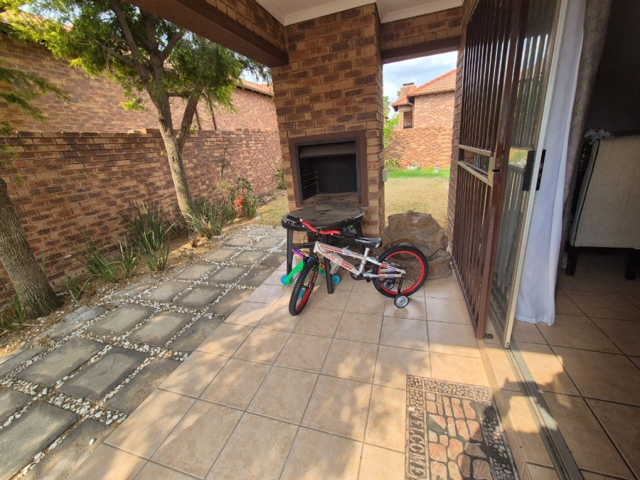 2 Bedroom Property for Sale in Amberfield Gauteng