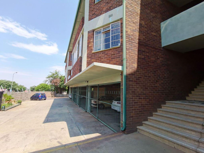 To Let 2 Bedroom Property for Rent in Dawnview Gauteng