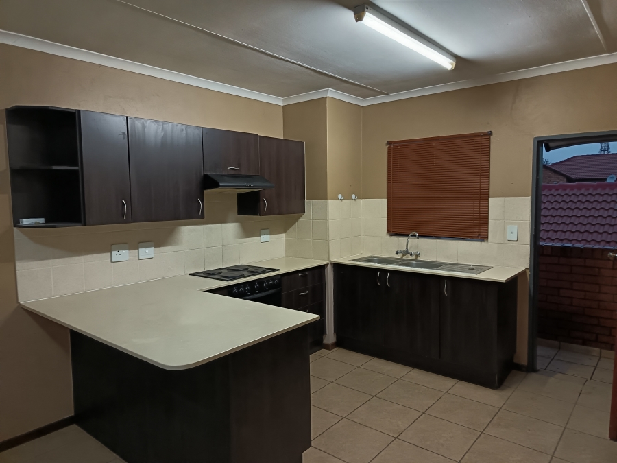 To Let 2 Bedroom Property for Rent in Meyerton Central Gauteng