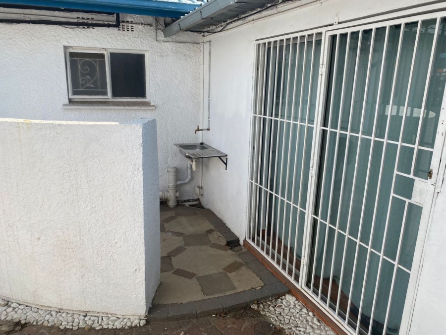 To Let 2 Bedroom Property for Rent in Aston Manor Gauteng