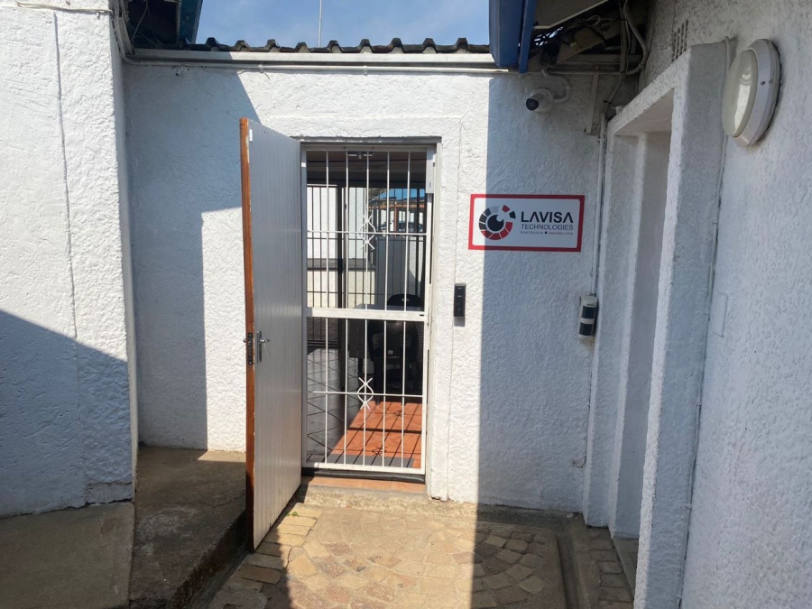 To Let 2 Bedroom Property for Rent in Aston Manor Gauteng