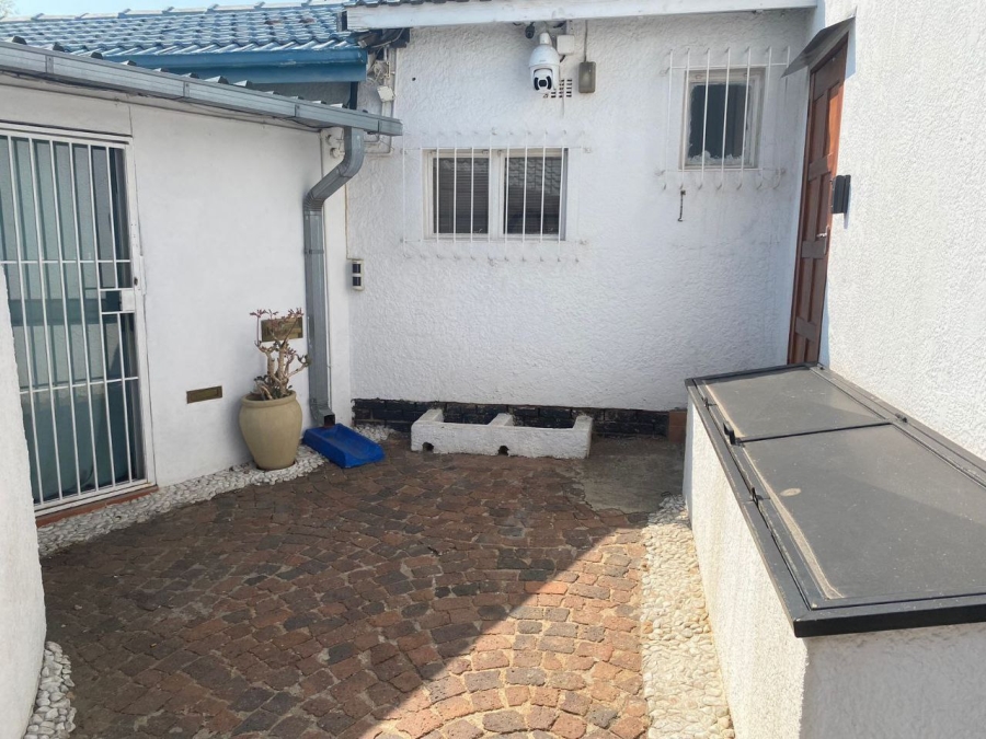 To Let 2 Bedroom Property for Rent in Aston Manor Gauteng