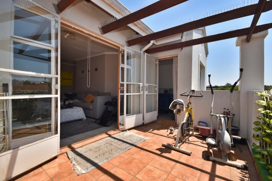 2 Bedroom Property for Sale in Sonneglans Gauteng